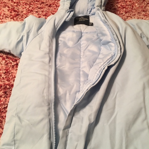 Car seat accessible snowsuit - Picture 4 of 4